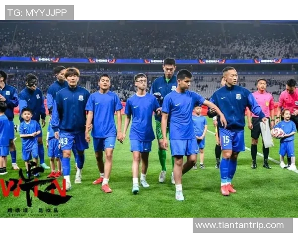 足球明星双胞胎兄弟的传奇旅程与荣耀时刻揭秘 足球明星双胞胎兄弟的传奇旅程与荣耀时刻揭秘